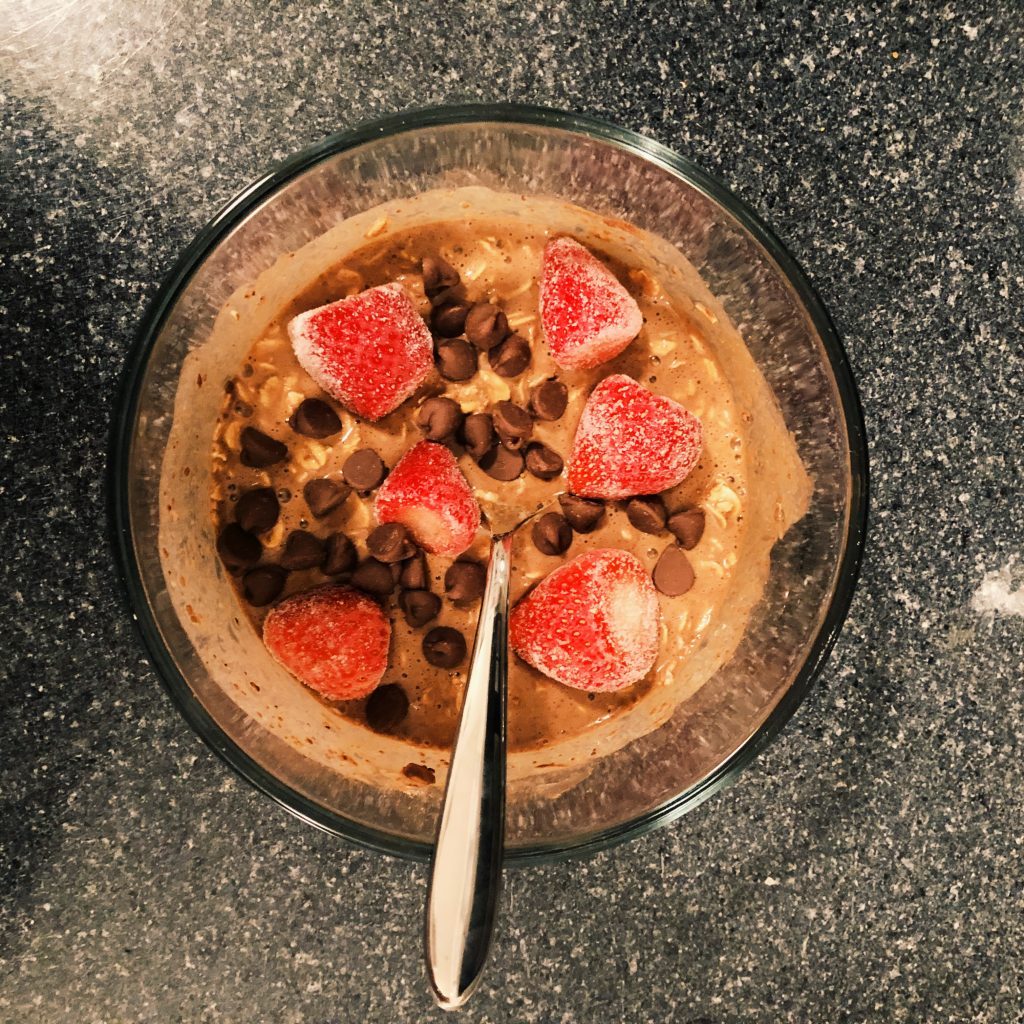 chocolate strawberry overnight oats