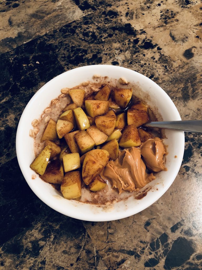 apple cinnamon protein oats healthy breakfast