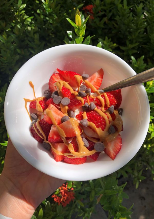 This Week in Eats! (Chocolate Strawberry Parfaits, Gluten-Free Donuts, Apple Cinnamon Oats…)