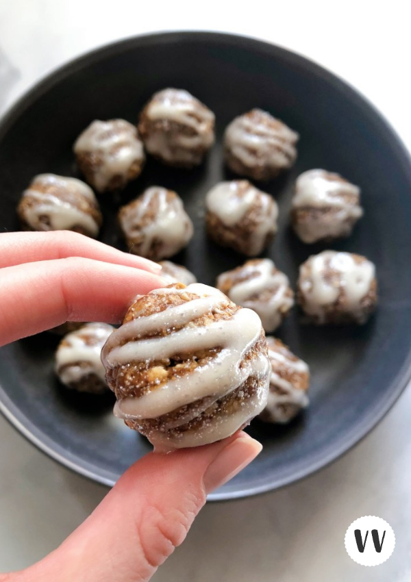 Healthy Gingerbread Energy Balls (with Cream Cheese Drizzle) | Gluten-Free | Vegan Option