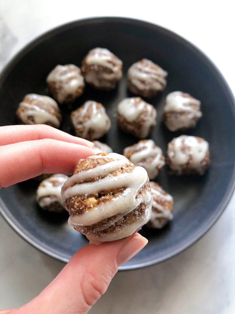Healthy gingerbread energy balls, perfect for the holidays or anytime. Full of healthy ingredients like flaxseed, oats, and almond butter. | Vitality Vixens Healthy Lifestyle Blog