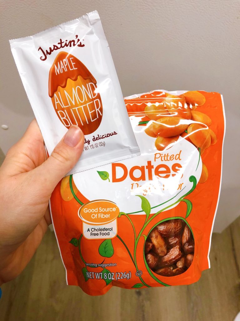 If you're in need of healthier options to keep at your desk, check out these 7 healthy work snacks that are delicious AND nutritious. | Vitality Vixens | Healthy Lifestyle Blog