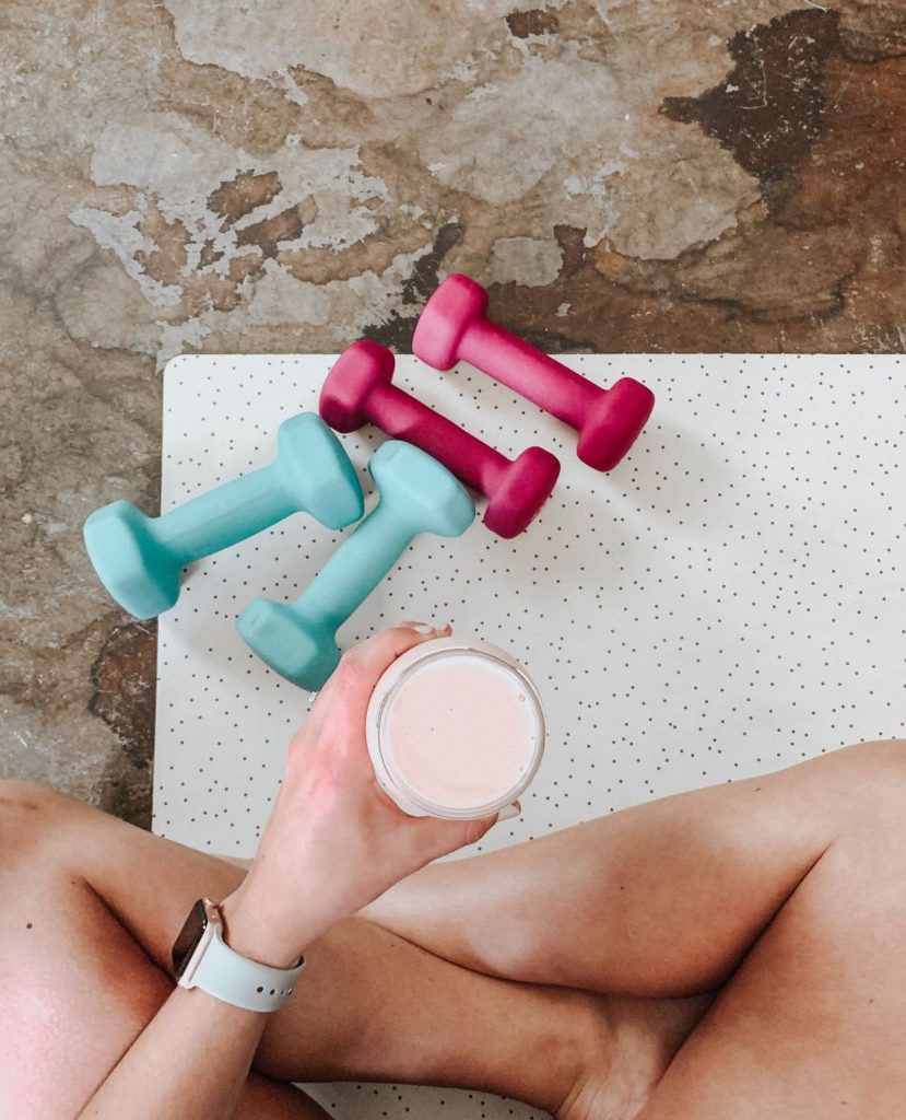 We all have times in life when we ask ourselves "why am I getting so lazy?" I'm here to break down how to easily get back into a routine. | Vitality Vixens Healthy Lifestyle Blog

Photo by Derick McKinney on Unsplash