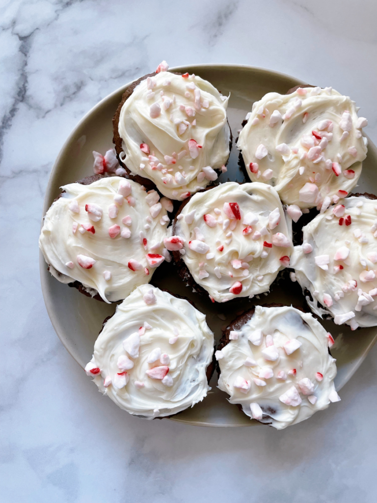 Simple & easy gluten-free peppermint brownie cups. Perfect for your holiday parties, or a chill night in binge-watching Christmas movies! | Vitality Vixens Healthy Lifestyle Blog