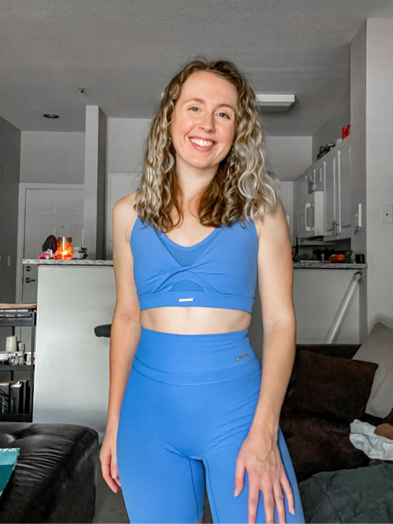 Gym shark, Whitney Simmons matching blue set comes together !