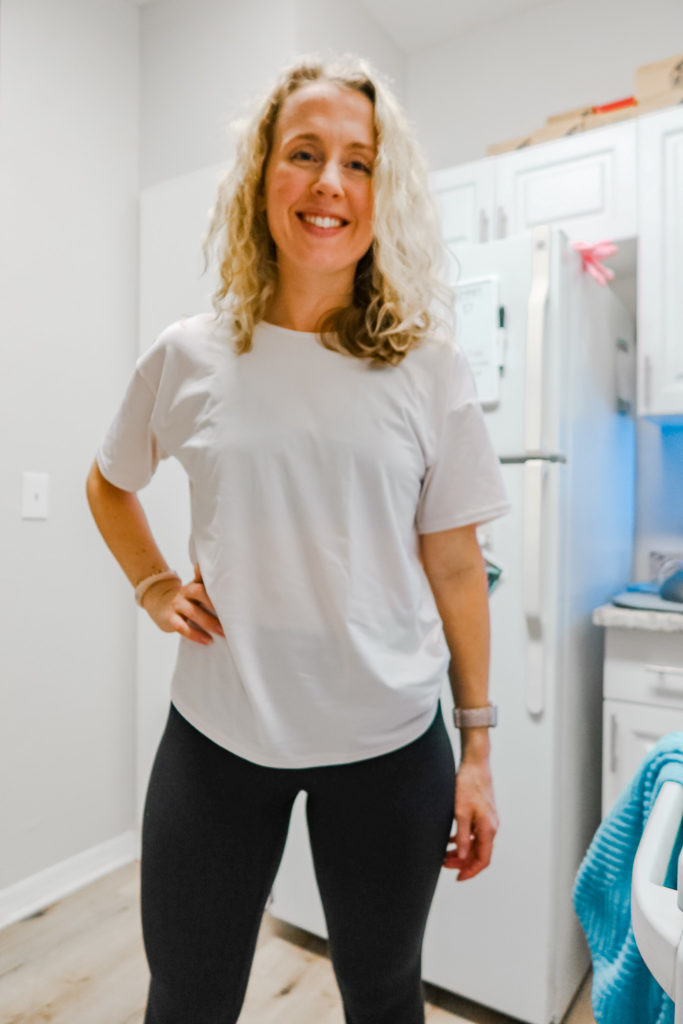 GYMSHARK STUDIO T-SHIRT REVIEW | An unsponsored Gymshark review on their crop tops, long sleeve tops, and t-shirts. If you're thinking of buying some tops from Gymshark, read this first.