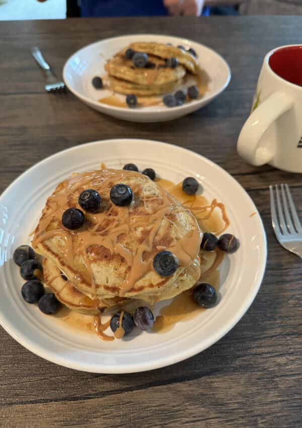 The FLUFFIEST Healthy Pancakes (Easy, 5 Ingredients, No Added Sugar)