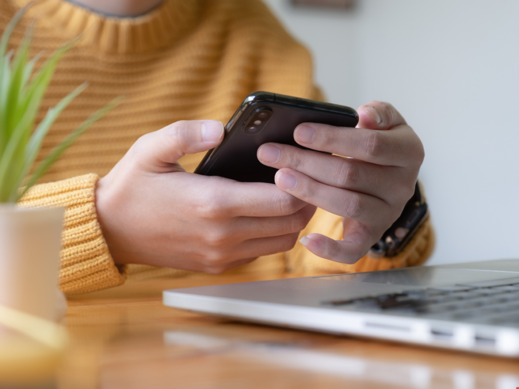 DIGITAL DECLUTTER | Vitality Vixens Healthy Lifestyle Blog
